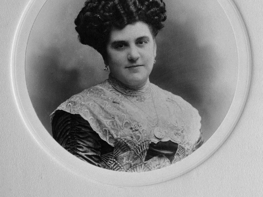 Álvarez Valdés, Ana