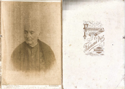 Retrato de sacerdote