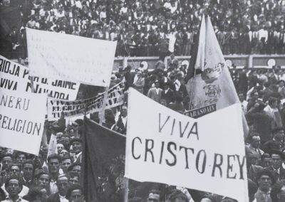 Mitin jaimista en la plaza de toros de Pamplona, en 1931